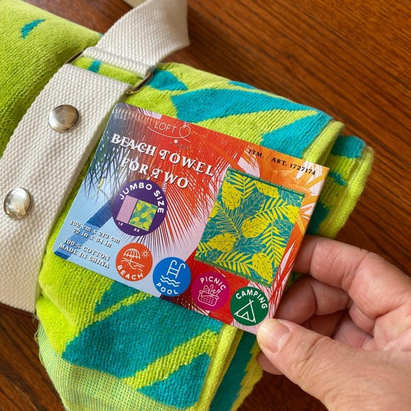 NWT Loft beach towels extra large - Picture 3 of 6